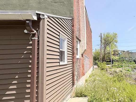 5th image of 906 Cedar Ave
