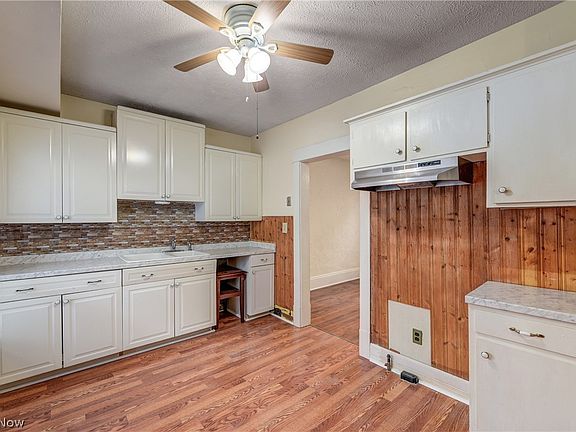 4th image of 37948 Barnes Ct