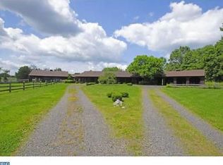 526 E Dark Hollow Rd, Pipersville, PA 18947