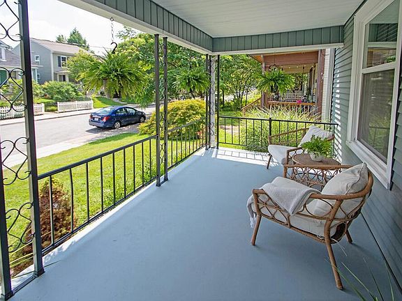 3rd image of 2583 Glen Echo Dr