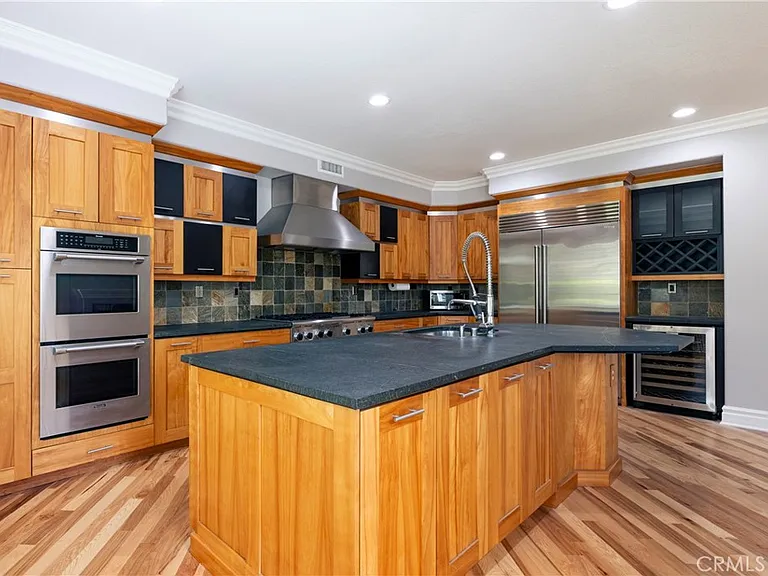 1417 Sea Ridge Dr — Photo 5
