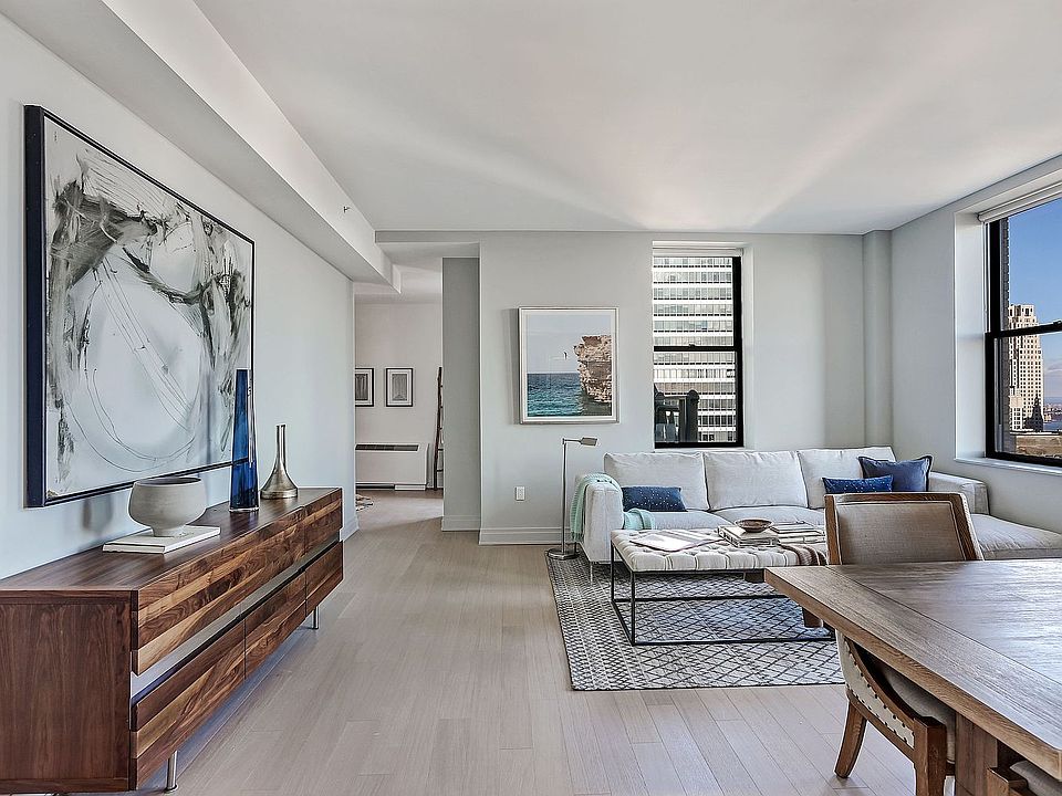 1st image of 70 Pine St Ph 5702