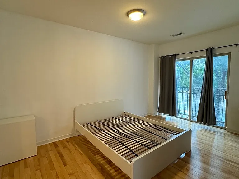1155 W Roosevelt Rd #204 — Photo 7
