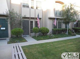 22035 Oxnard St, Woodland Hills, CA 91367