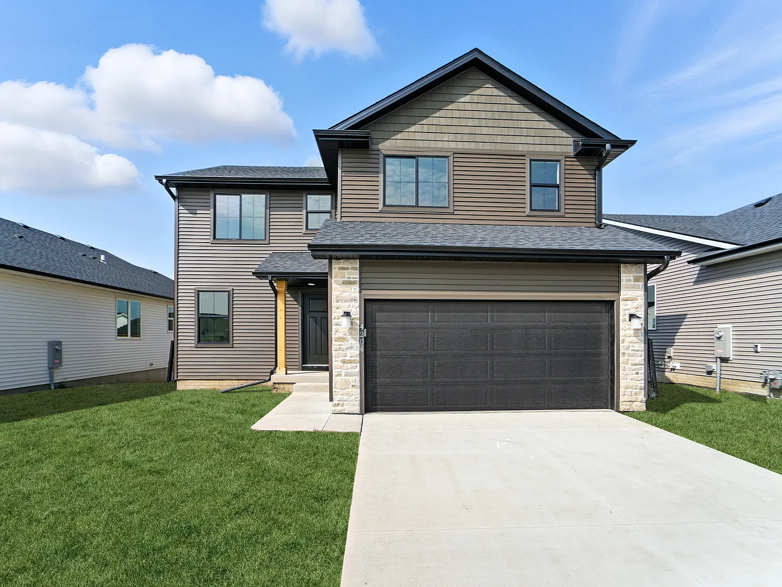 4 bed, 2.5 bath, 1809 sqft, $2,495 — Photo 1