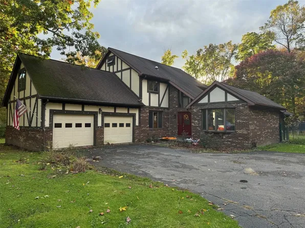 12741 Leslie Rd, Meadville, PA 16335