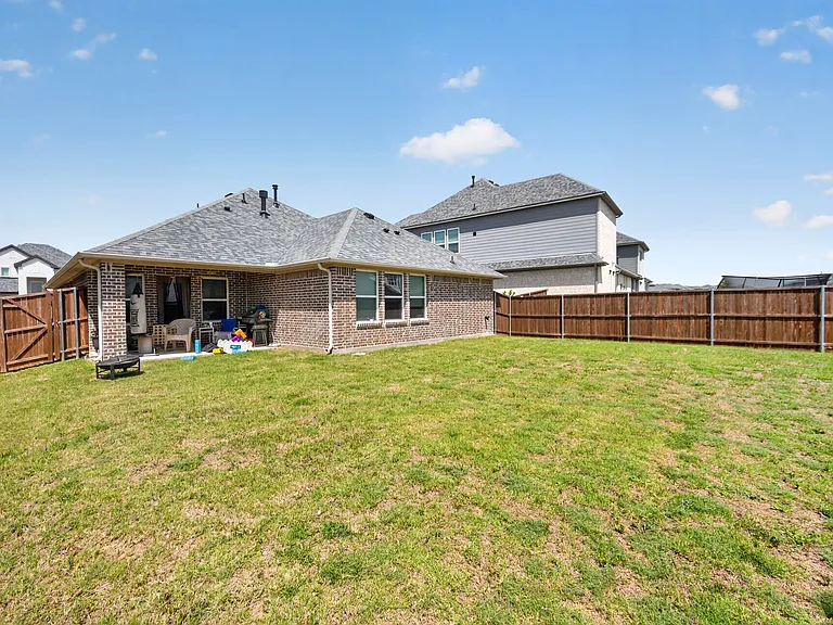 512 Portina Dr — Photo 24