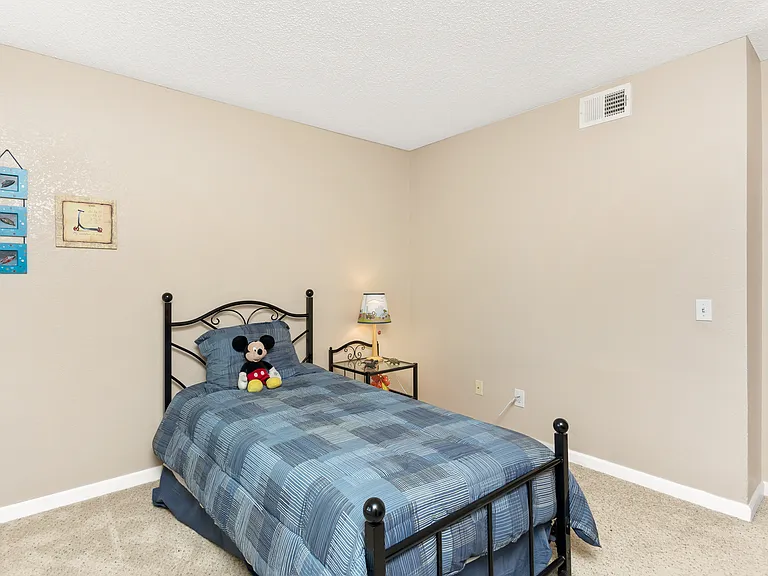 Quailpointe Apartments — Photo 35