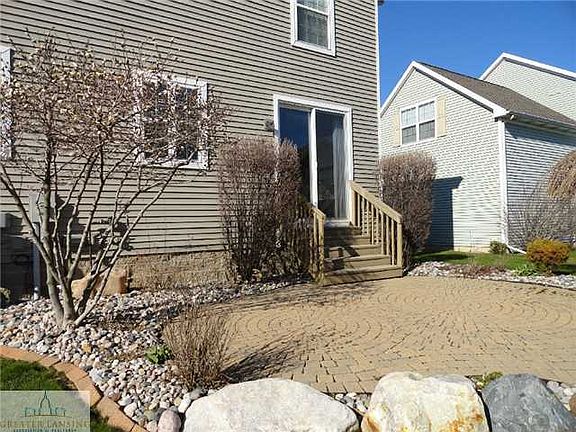 4th image of 493 E Avocet Dr