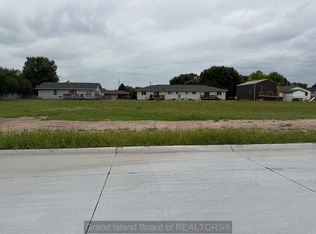 1136 Jackson Dr, Grand Island, NE 68801