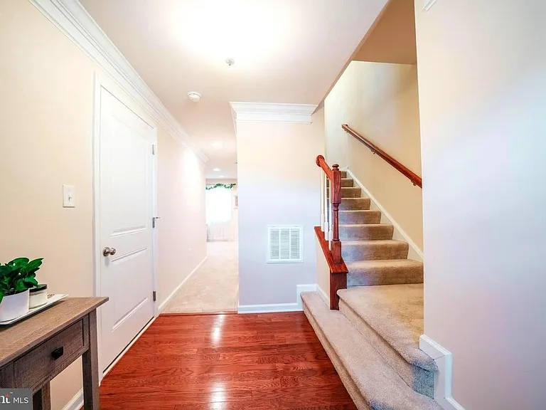 2111 Elm Tree Knl — Photo 3