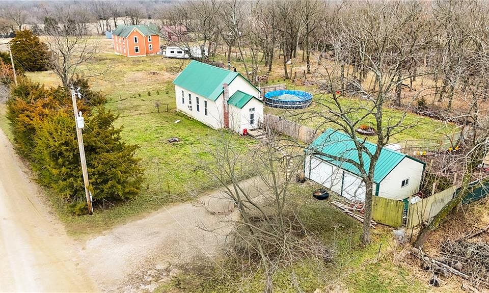 1st image of 286 Labette Rd