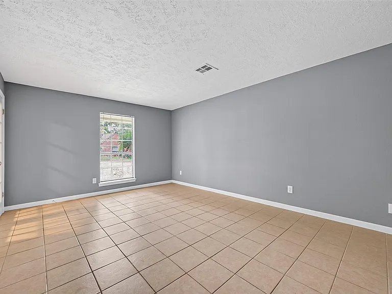 6715 Greenvale Ln — Photo 7
