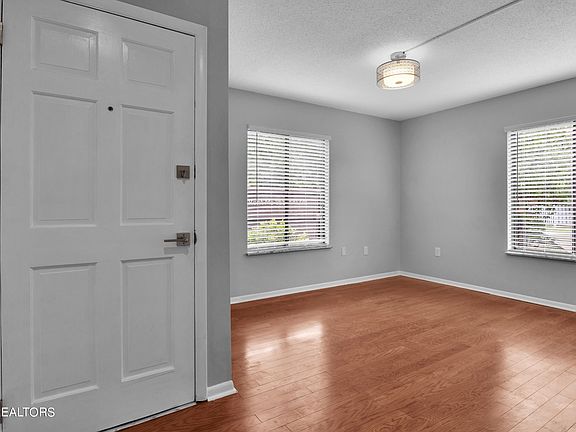 4th image of 7240 NW Wellswood Ln
