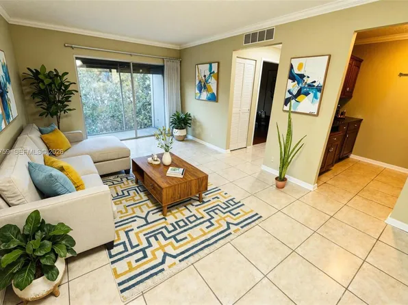 1141 Lake Victoria Dr APT E, West Palm Beach, FL 33411