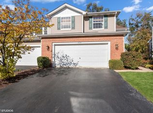 230 Gull Island Dr, Willowbrook, IL