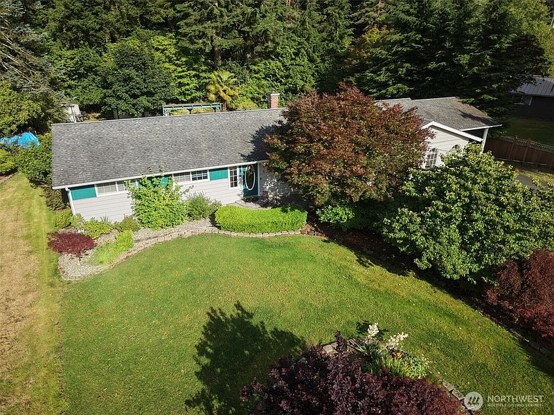 2nd image of 371 Evergreen Loop