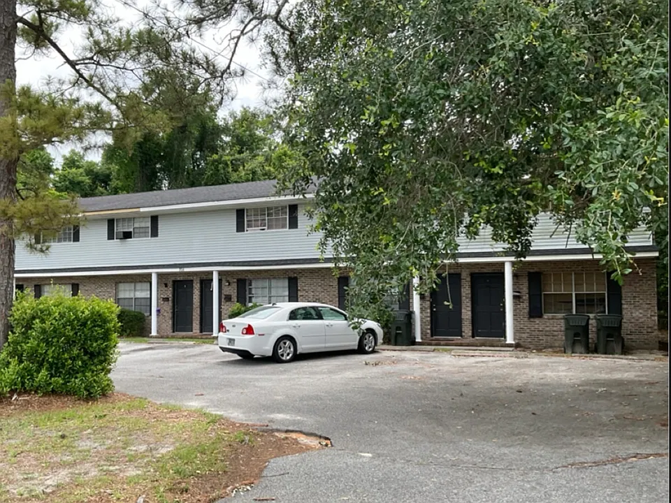 706 Saint Marys Dr #4