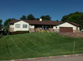 18 Rolling Hills Rd, Kearney, NE 68845