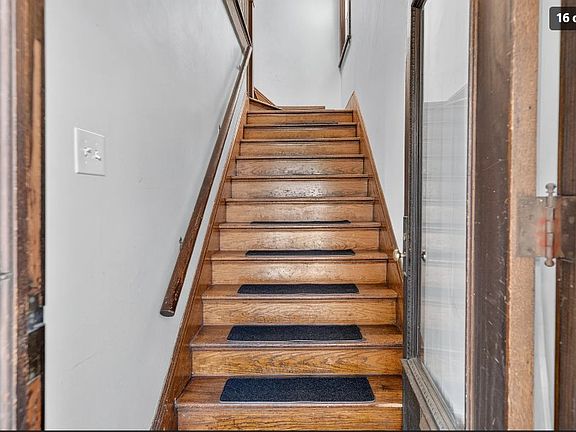 2nd image of 640 Morris St APT 2