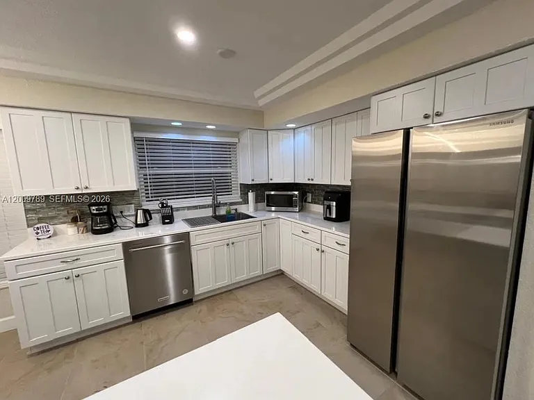5221 York Ct — Photo 8