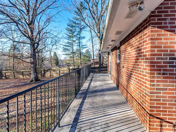 5th image of 3112 Dekalb Dr