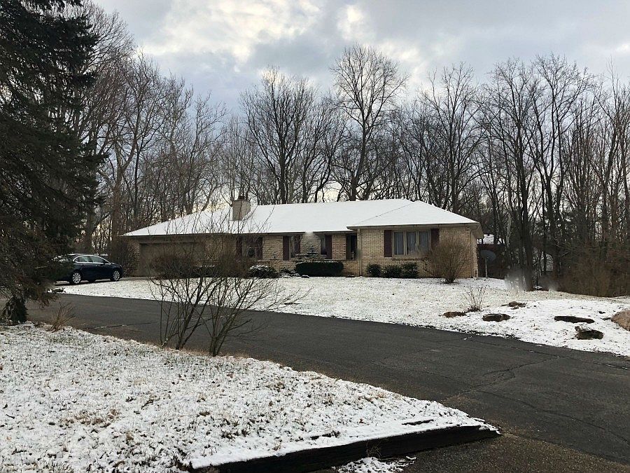 2nd image of 987 Briarwood Dr