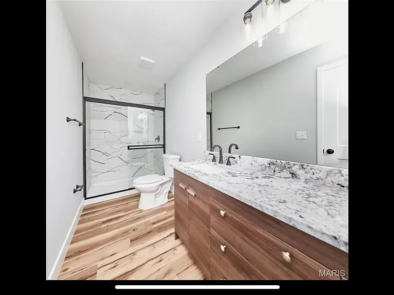 113 N Illinois St — Photo 2