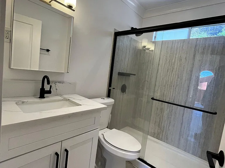 830 Laguna Ave — Photo 12