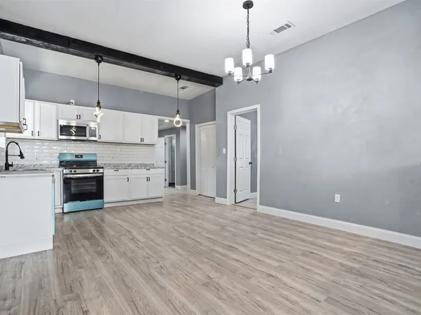 1107 E Allen Ave, Fort Worth, TX 76104