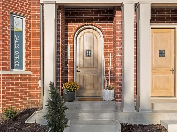 441 SW Longview Blvd, Lees Summit, MO 64081