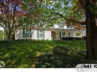 35930 Fredericksburg Rd, Farmington Hills, MI 48331
