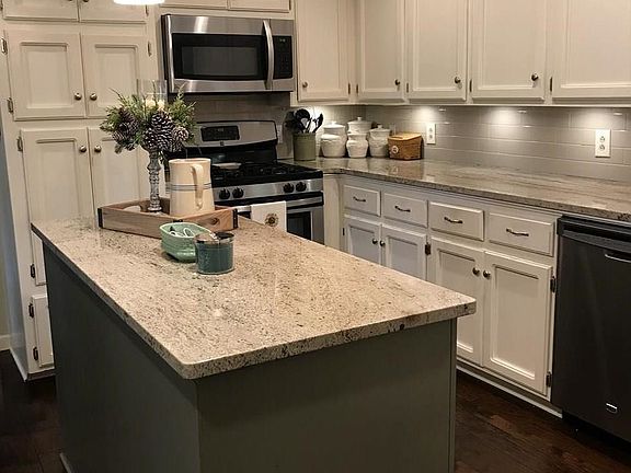 4th image of 706 N Park Dr