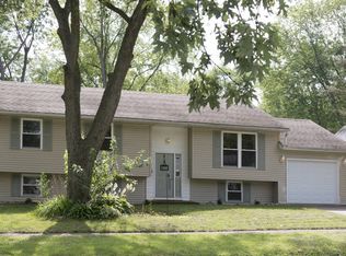 1513 S Curtiss Dr, Urbana, IL