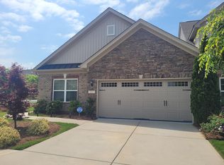 2925 York Place Dr, Walkertown, NC 27051