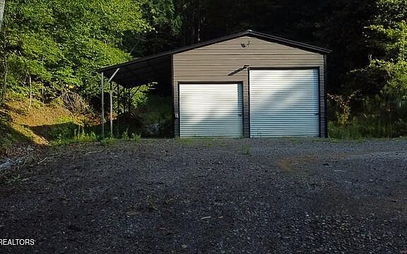 2nd image of 7053 Cooks Hollow Rd