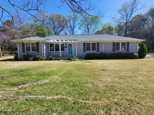 6104 26th Ave, Valley, AL 36854