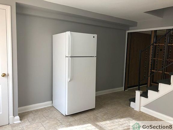 4th image of 4341 Roberton Ave