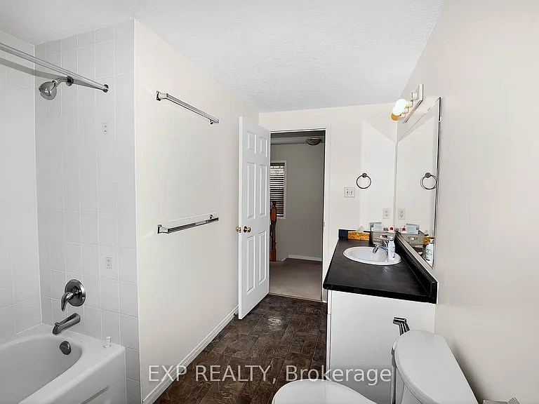 600 Winterberry Ave — Photo 20