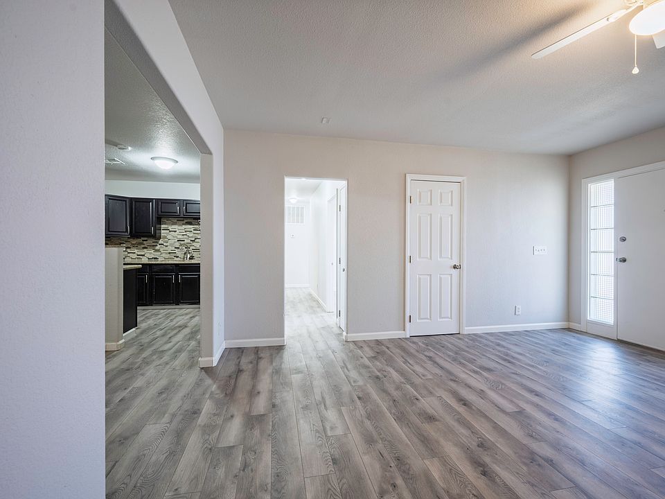 343 Tungsten Street Studio - For RENT - DINING