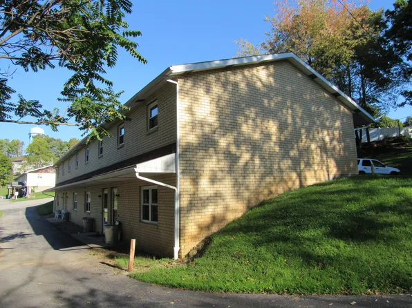 875 Fairview, 875 Fairview Ave APT B4, Indiana, PA 15701