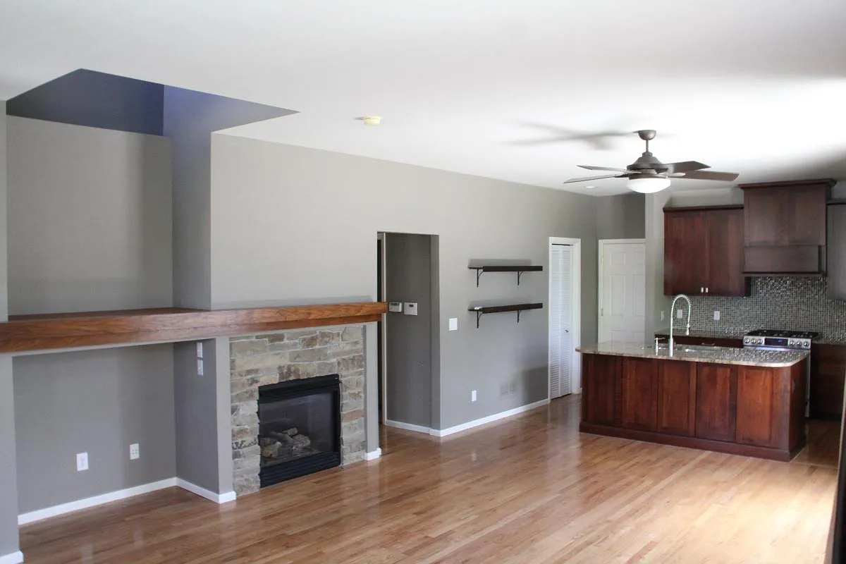 7402 E 8th Place — Photo 1