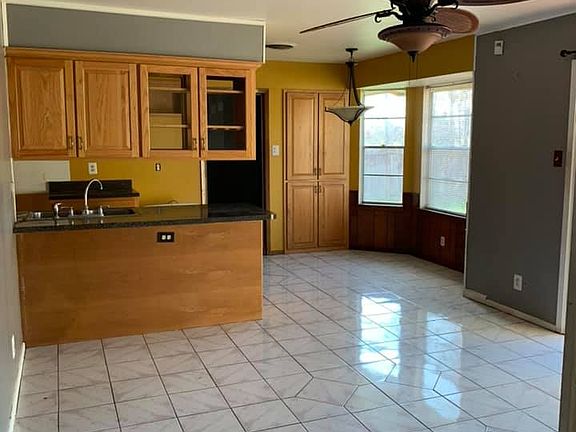 4th image of 335 Whitecliff Dr