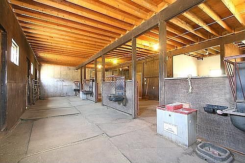 spacious barn 