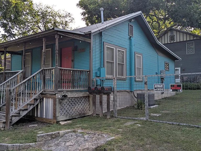 1509 Newton St — Photo 16