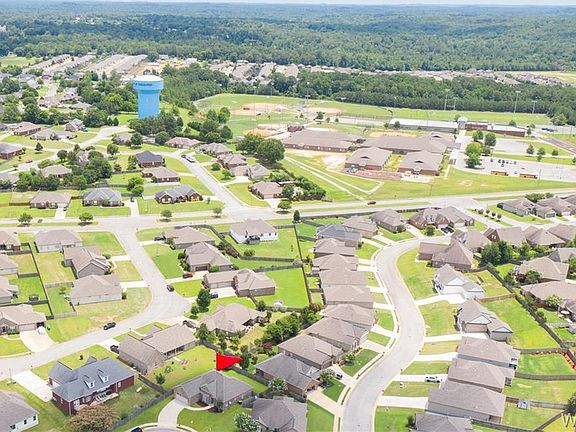 3rd image of 652 Camille Ln