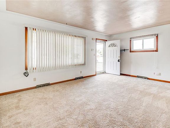 3rd image of 1031 W 21st St