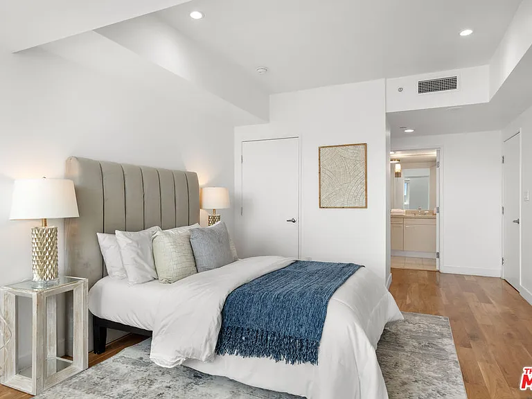 13600 Marina Pointe Dr #1507 — Photo 22