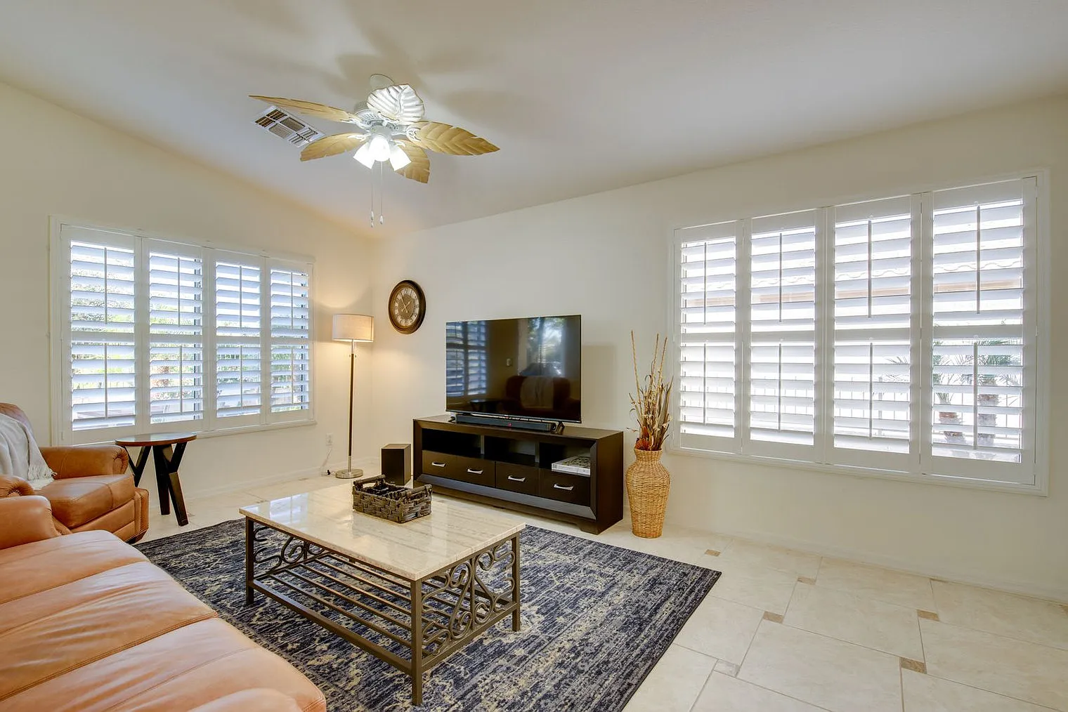 2 bed, 2.0 bath, 1323 sqft, $3,128 — Photo 2