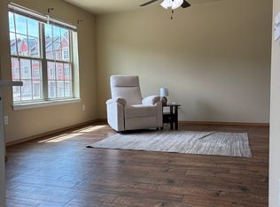 250 S Slopeside Dr, Fayetteville, AR 72704